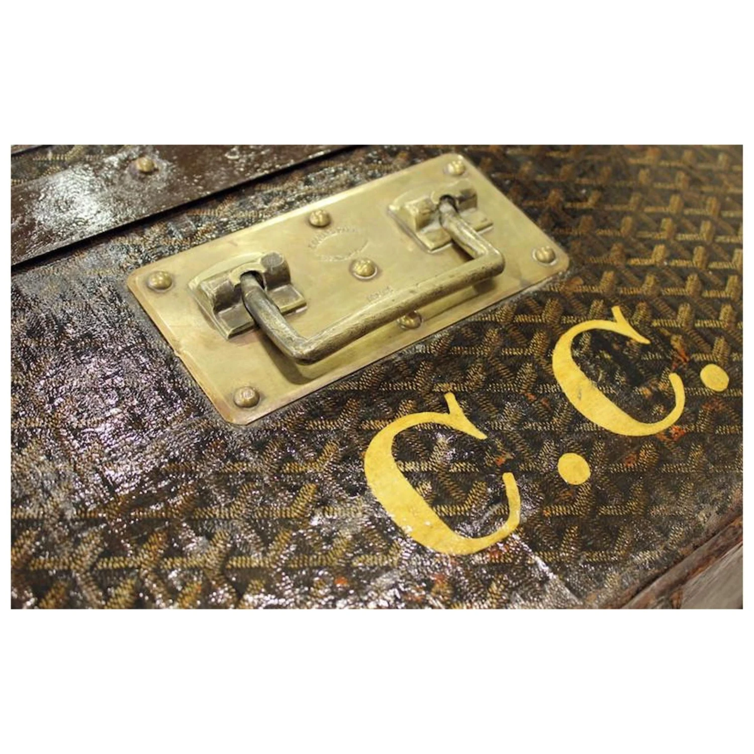 Cabin Trunk With Dark Brown Edging 7 Cabin Trunk With Dark Brown Edging - Image 5