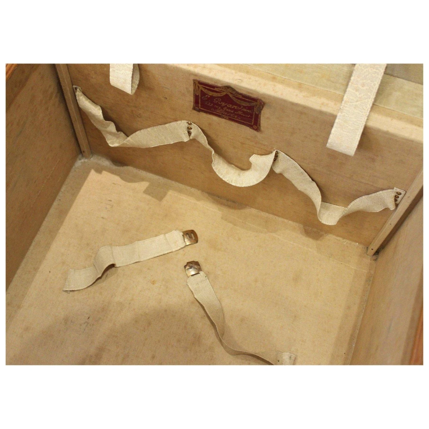 Hat Trunk With RB Initials 6 Hat Trunk With RB Initials - Image 4